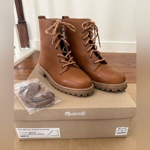 Madewell The Clair Lace-Up Boot in Leather
Size 5